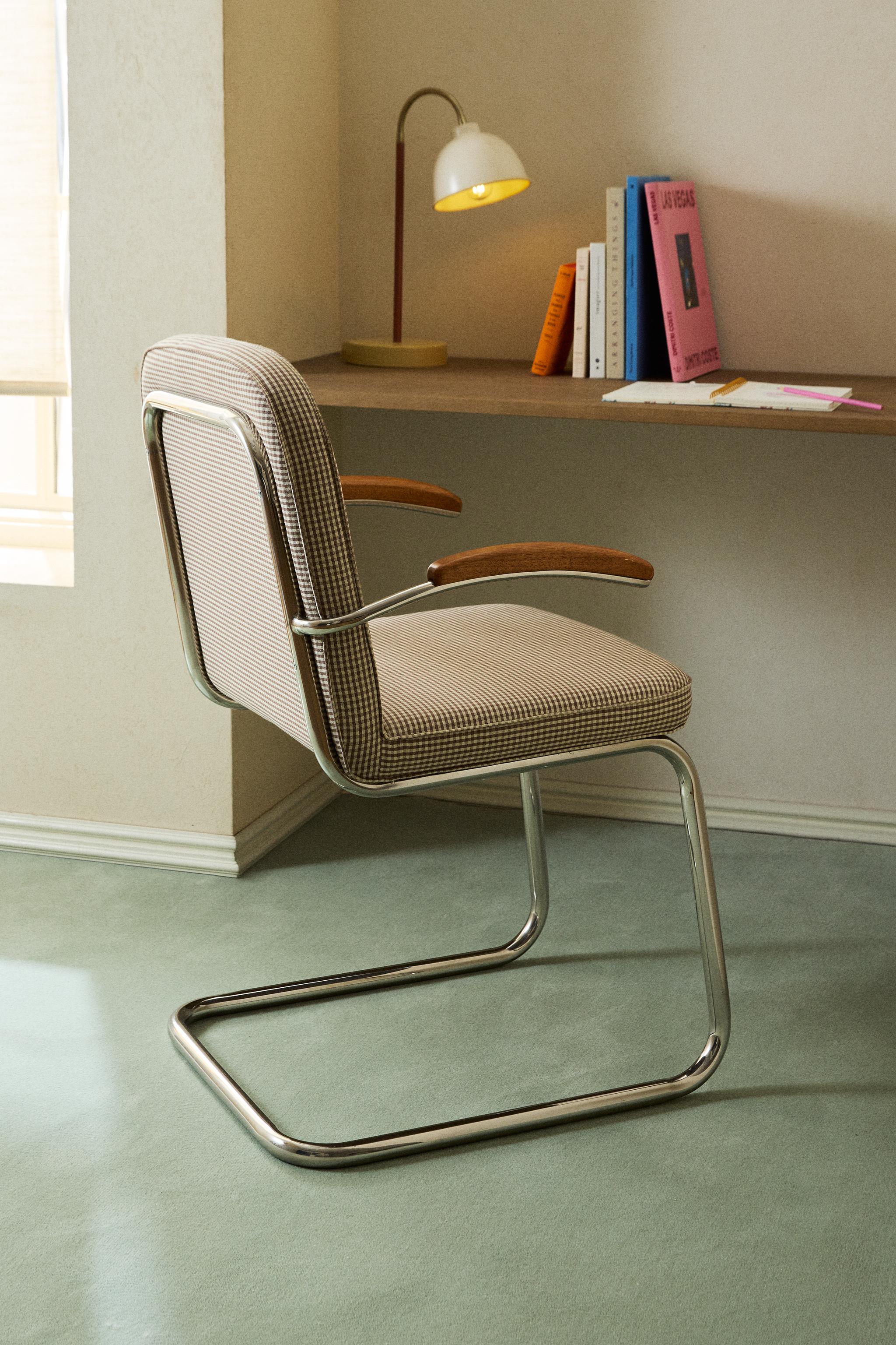 VINTAGE CHROME CHAIR